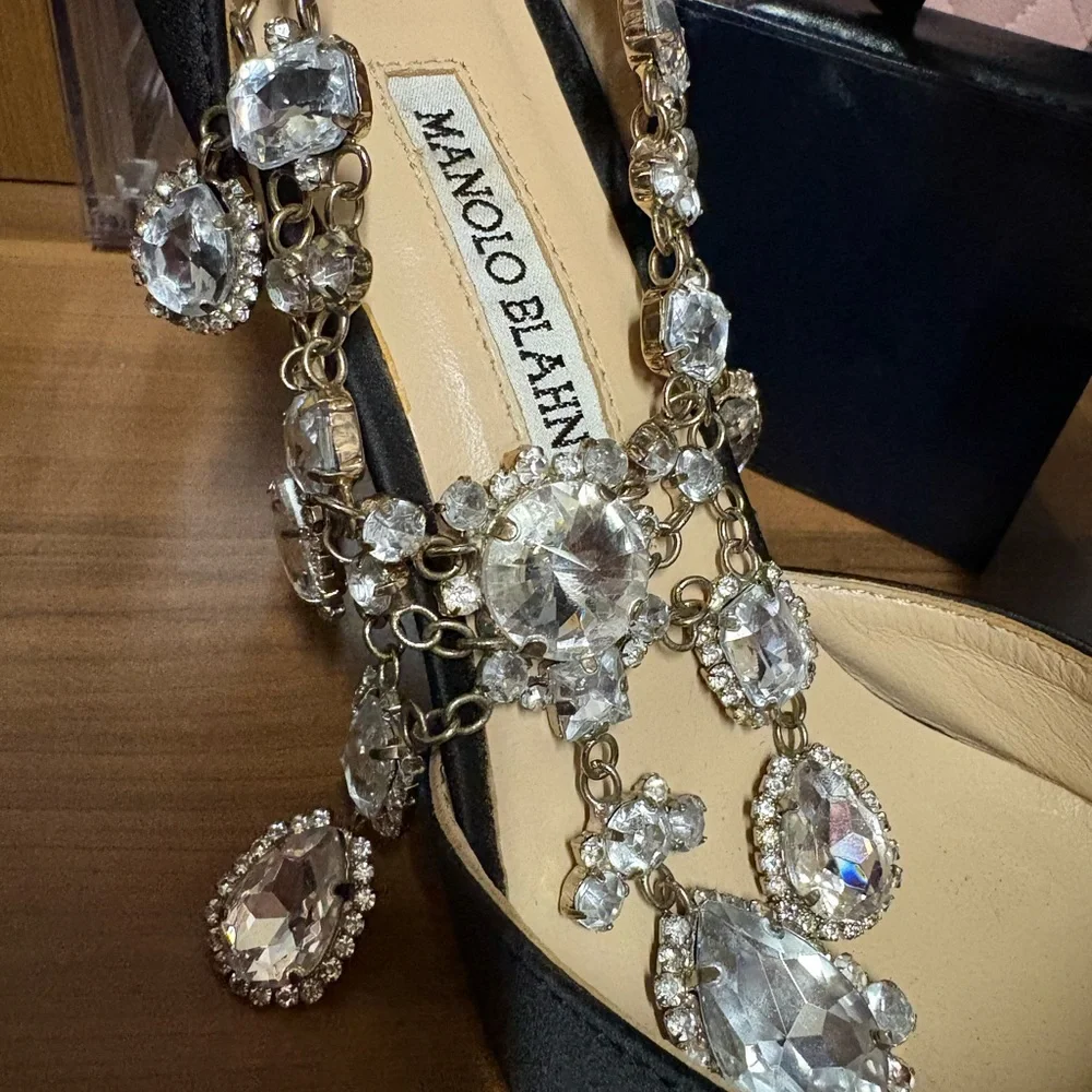 Manolo Blahnik Black Classic Heels - Picture 3 of 6